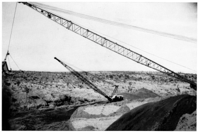 DIAMANG 1955 - Mining and overburden removal with RB 54B